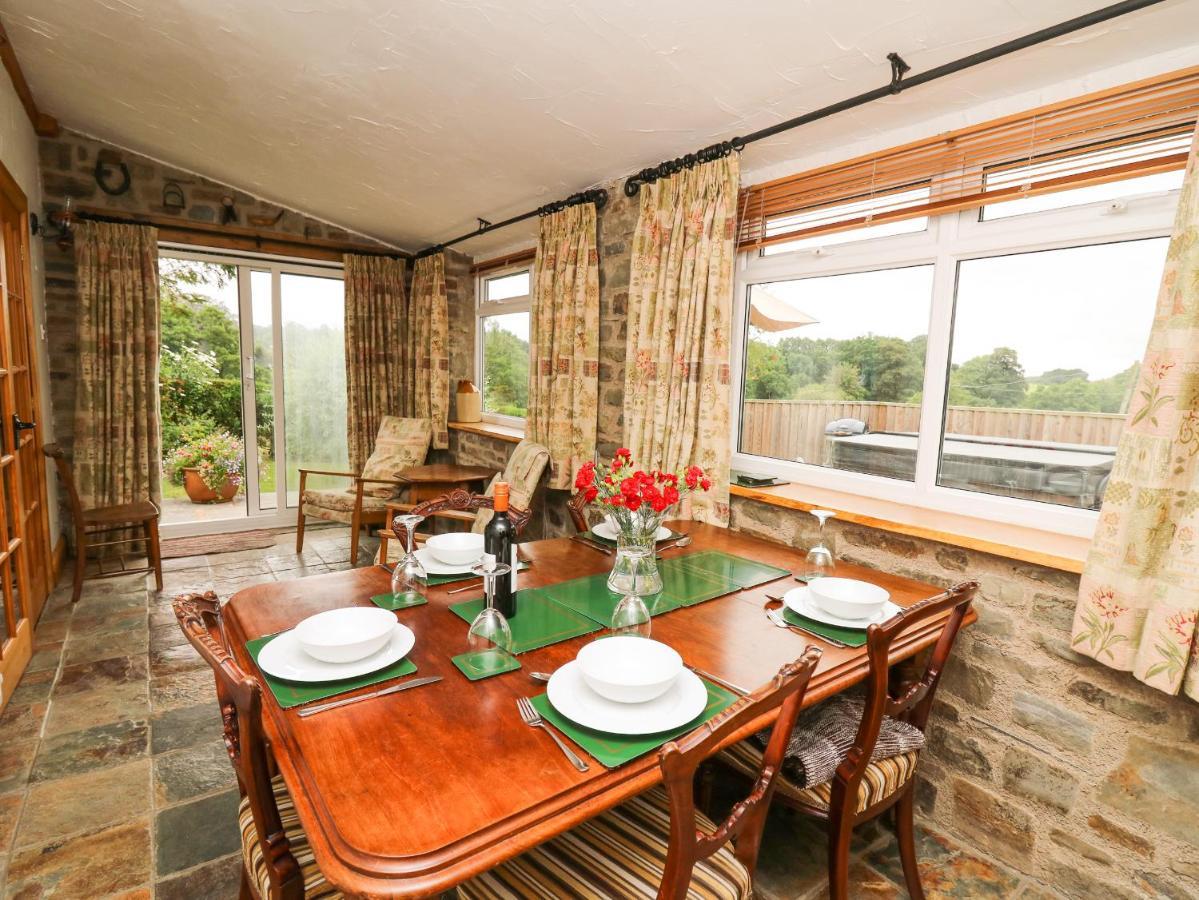 Holly Farm Cottage Newbridge on Wye Eksteriør bilde