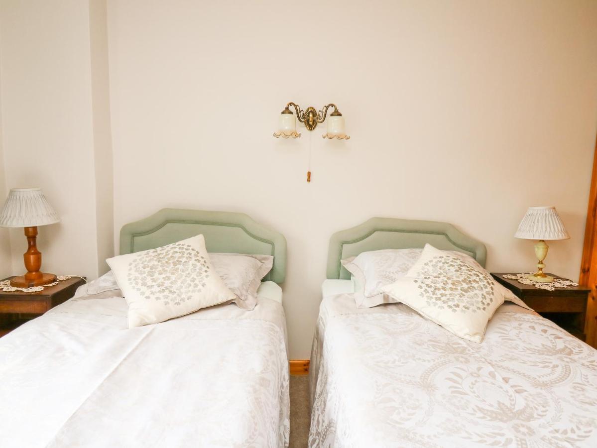 Holly Farm Cottage Newbridge on Wye Eksteriør bilde